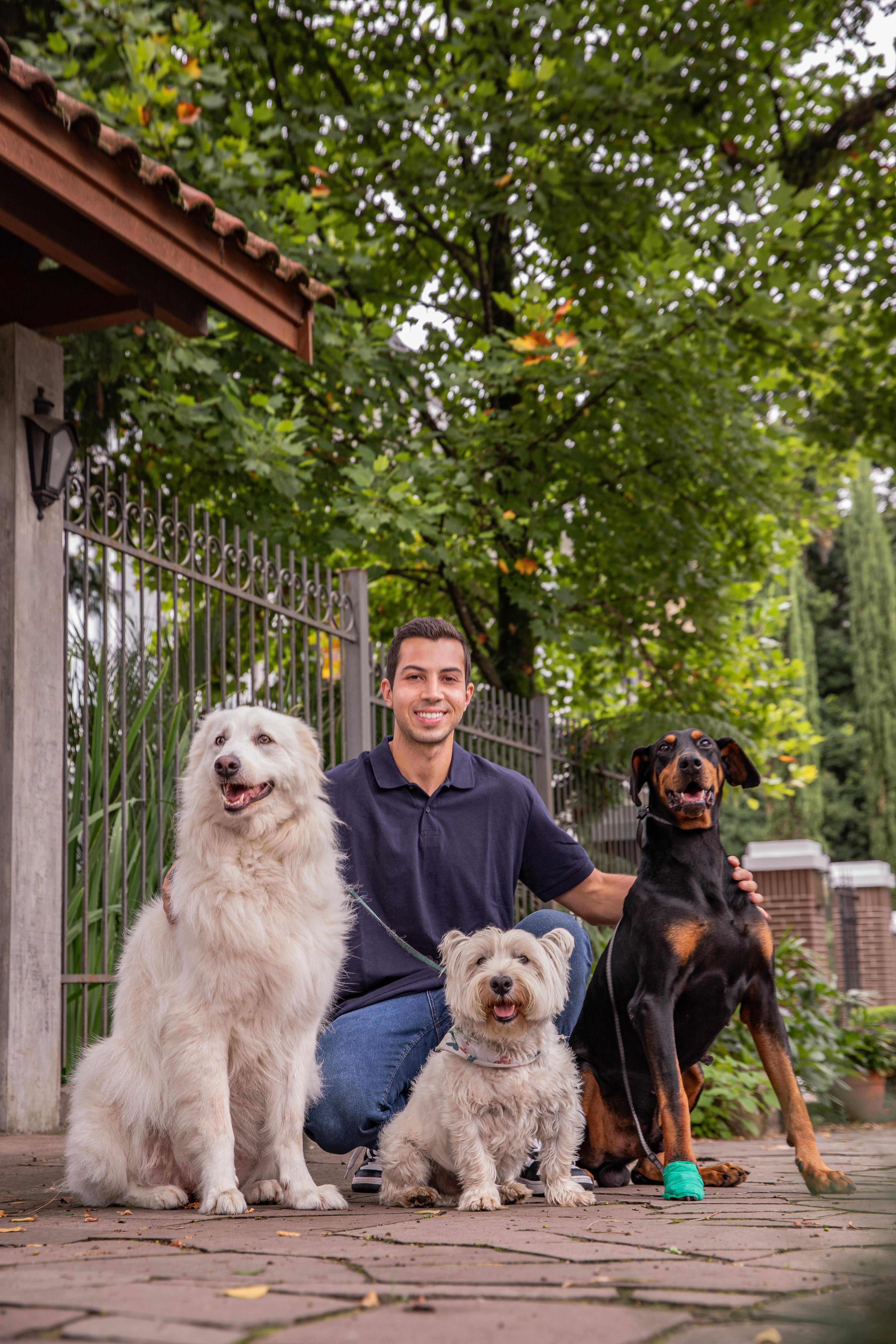 Rodrigo Haas com seus três cães